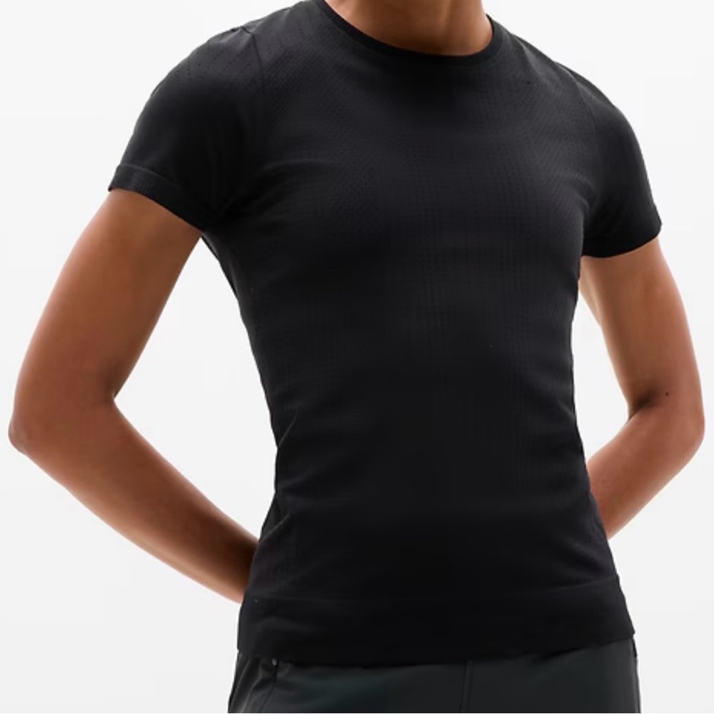 Athleta navy seamless in motion tee Short Sleeve Top